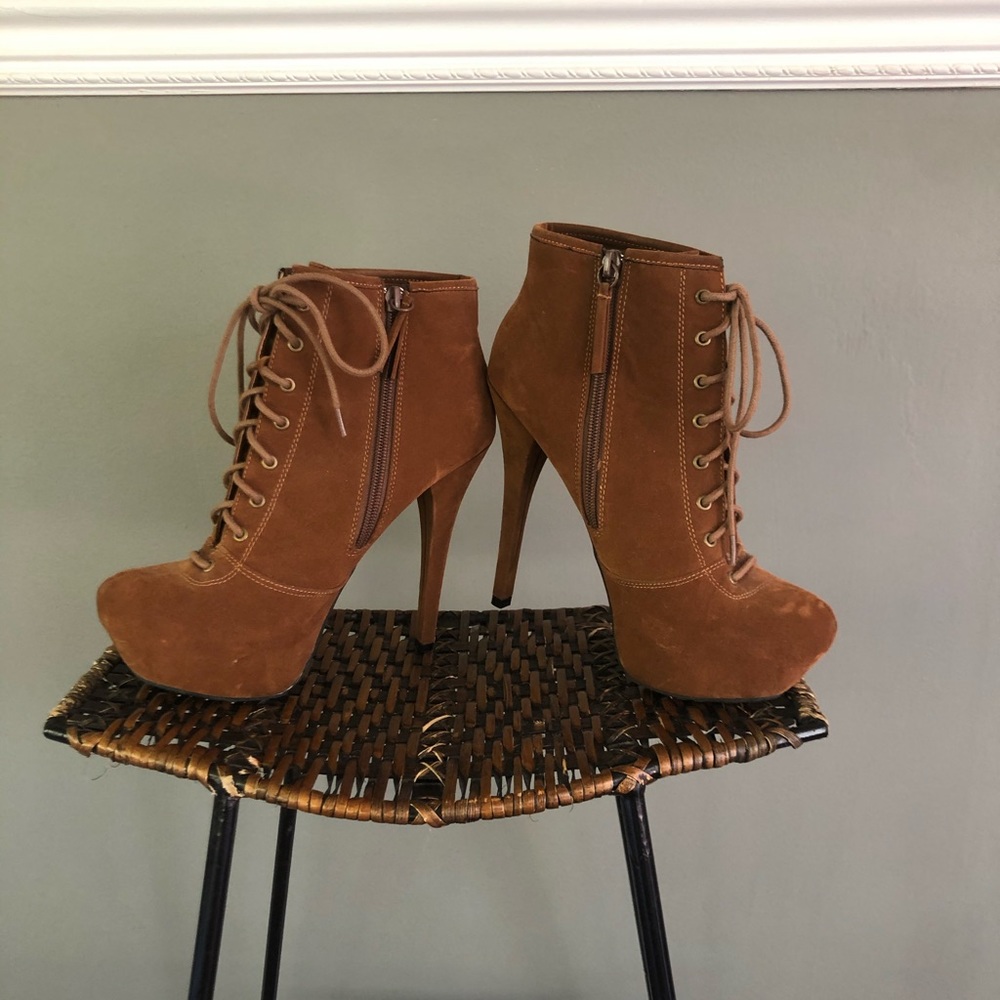 Dollhouse Boots - Picture 7 of 9